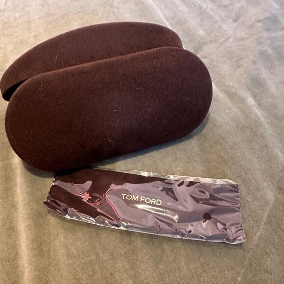 Tom Ford Dark Brown Suede Clamshell Sunglass Case with NEW Cleaning Cloth - Picture 3 of 3